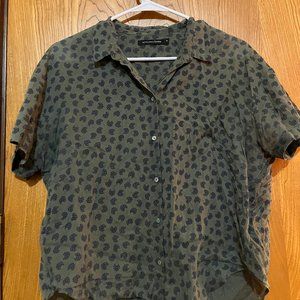 Monoprix Femme Button-Up Short-Sleeve Shirt with Blackberry Design.